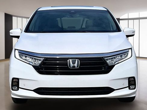 Used 2024 Honda Odyssey Touring image 3
