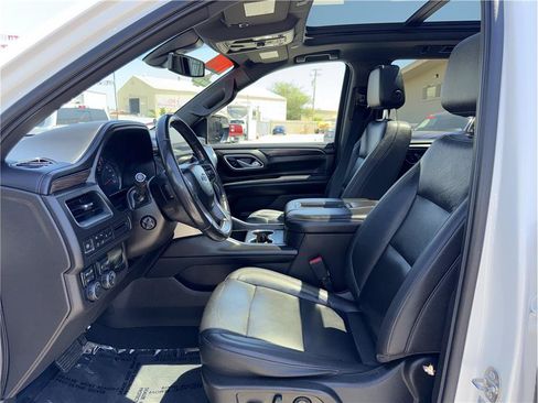 Used 2021 Chevrolet Tahoe Z71 w/ Luxury Package AWD/4WD image 8