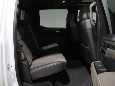 Used 2024 Chevrolet Silverado 1500 ZR2 w/ Technology Package image 18