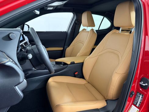 Used 2024 Lexus UX 250h FWD w/ Premium Package image 4
