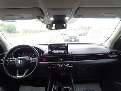 Certified 2025 Honda Pilot EX-L image 11