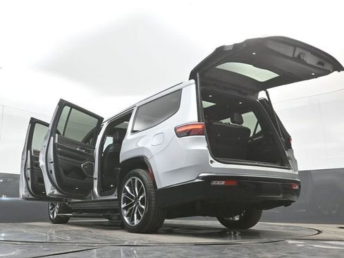 Used 2022 Jeep Wagoneer Series III w/ Premium Group I image 61