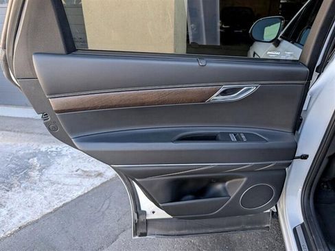 Used 2024 Genesis GV80 2.5T image 23