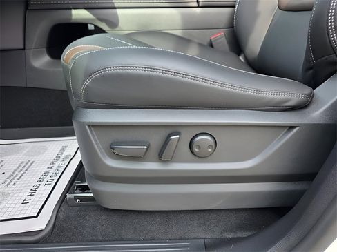 New 2026 Nissan Armada SL image 25