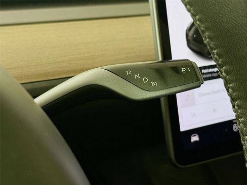 Used 2021 Tesla Model Y Long Range image 6