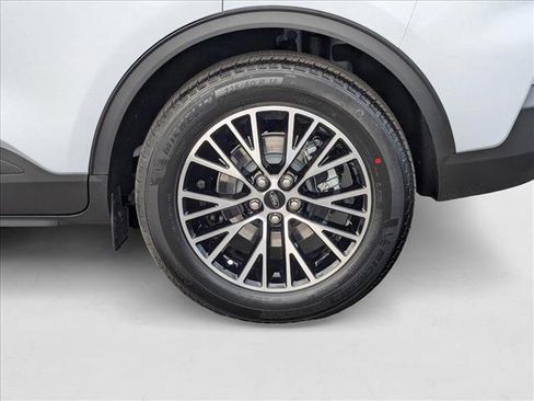 New 2025 Ford Escape SE w/ PHEV Premium Package image 9