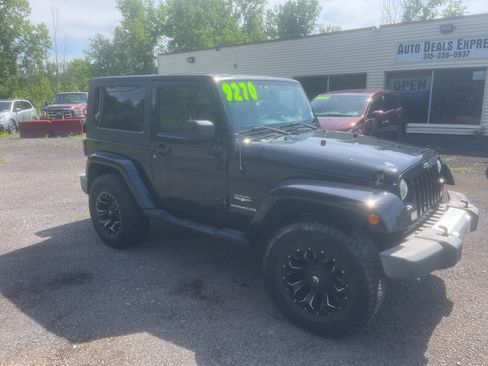 Used 2008 Jeep Wrangler Sahara w/ Dual Top Group AWD/4WD image 6