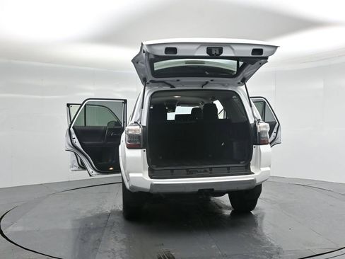 Used 2024 Toyota 4Runner TRD Off-Road image 32