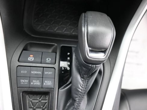 Used 2023 Toyota RAV4 XLE Premium image 21