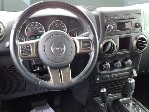 Used 2018 Jeep Wrangler Unlimited Sport AWD/4WD image 14