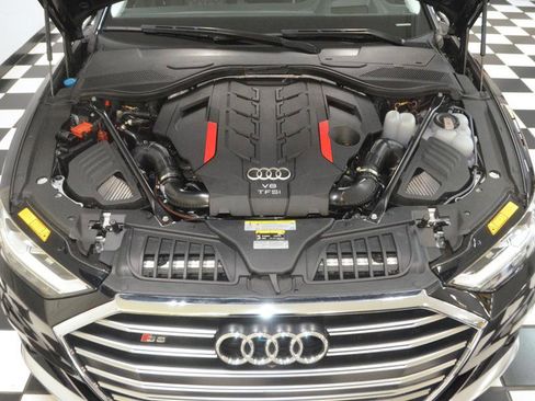 Used 2020 Audi S8 L image 11