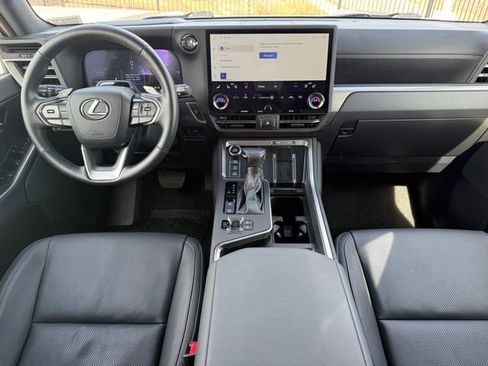 Used 2024 Lexus GX 550 image 23