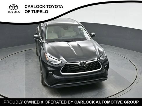 Used 2023 Toyota Highlander XLE image 37