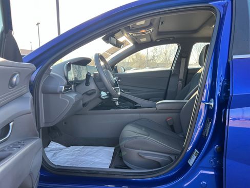 Certified 2025 Hyundai Elantra SEL image 23