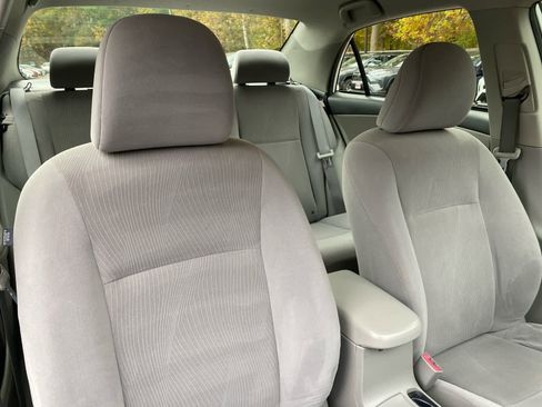 Used 2013 Toyota Corolla LE image 29