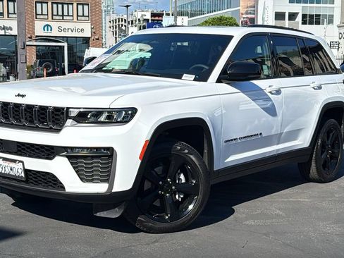 Used 2026 Jeep Grand Cherokee Limited w/ Limited Altitude Package AWD/4WD image 34