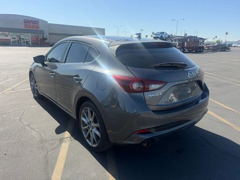 Used 2018 MAZDA MAZDA3 Grand Touring FWD image 4