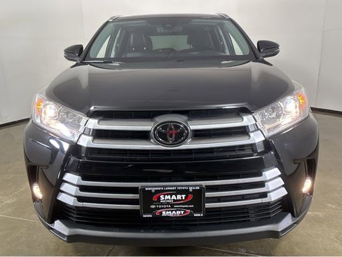 Used 2018 Toyota Highlander XLE image 13