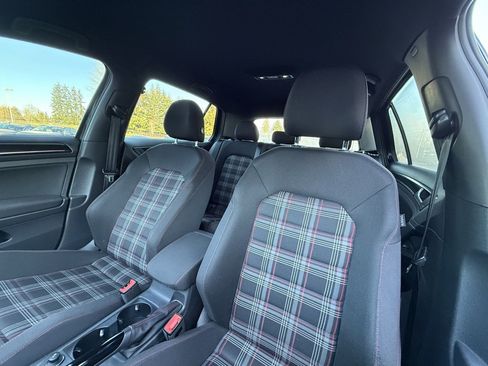 Used 2017 Volkswagen GTI Sport image 5