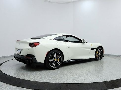 Used 2020 Ferrari Portofino image 5