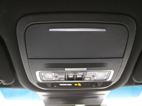 Certified 2024 Lincoln Nautilus Reserve w/ Equipment Group 202A image 23