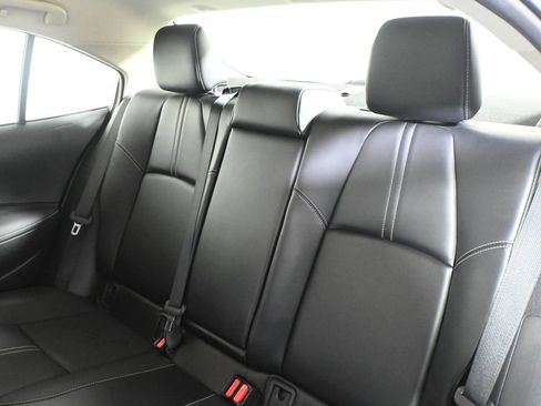 Used 2022 Toyota Corolla LE w/ Premium Interior Package FWD image 4