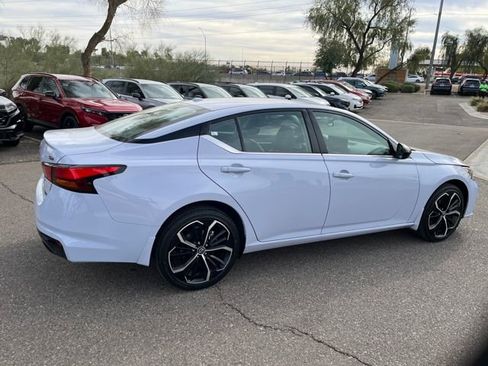 Used 2024 Nissan Altima 2.5 SR w/ SR Premium Package image 12