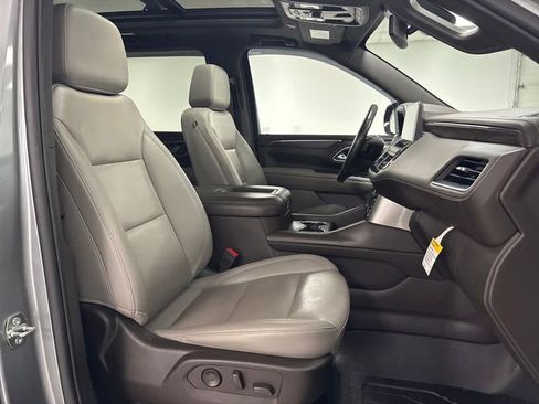Used 2023 Chevrolet Suburban Z71 w/ Luxury Package image 22