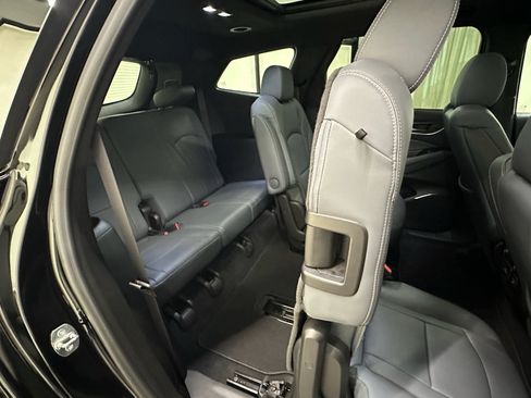 Used 2023 Buick Enclave Premium w/ Experience Buick Package AWD/4WD image 20