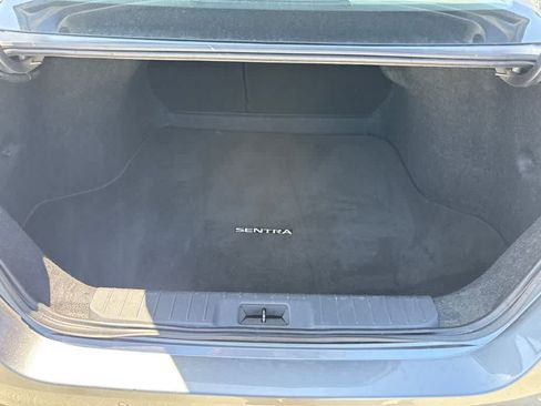 Used 2025 Nissan Sentra SR FWD image 10