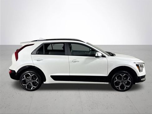 New 2025 Kia Niro EX Touring image 5