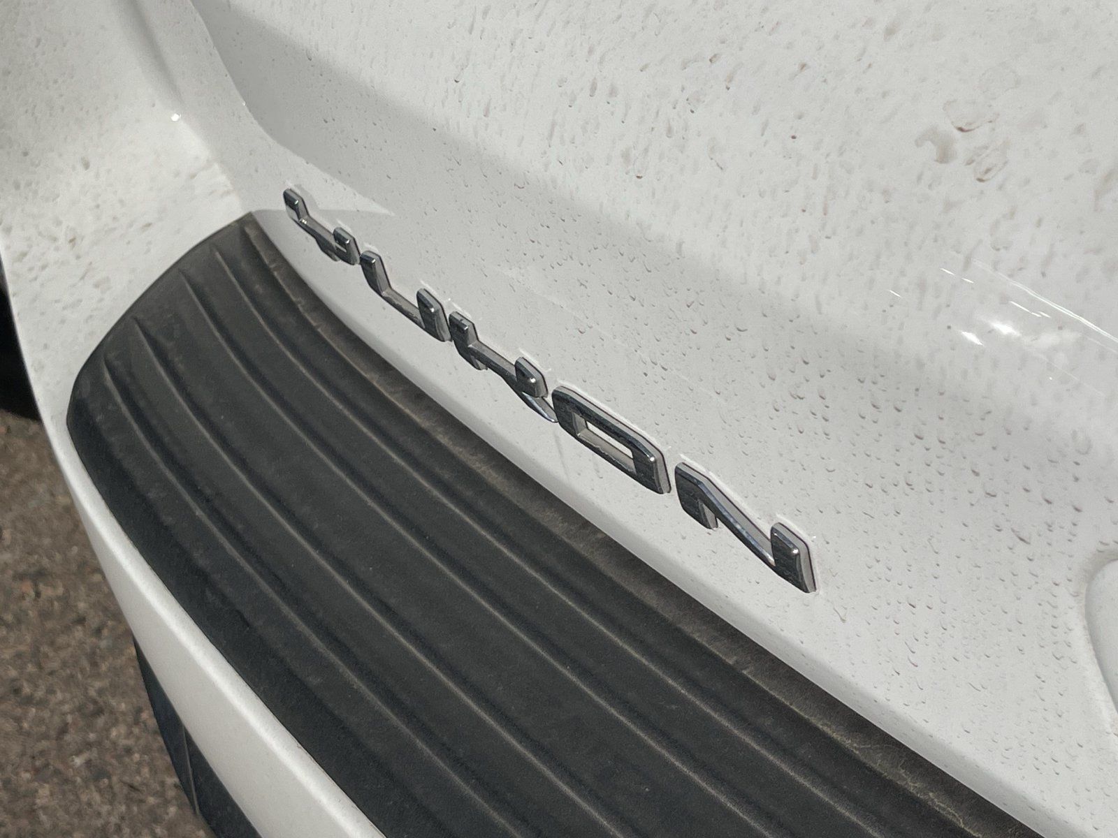 Certified 2025 GMC Yukon AT4 AWD/4WD image 5