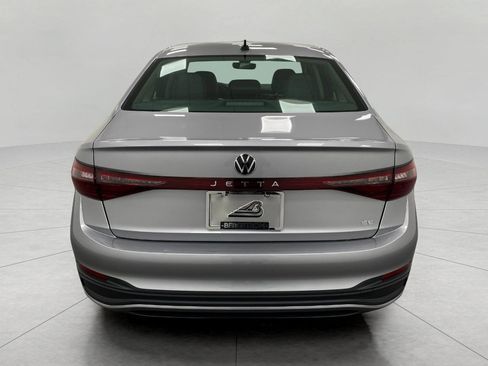 New 2025 Volkswagen Jetta SE image 4