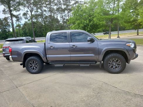 Used 2023 Toyota Tacoma SR5 image 9