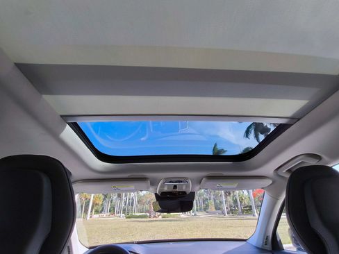 Used 2017 Volvo XC90 T5 Momentum w/ Vision Package FWD image 22