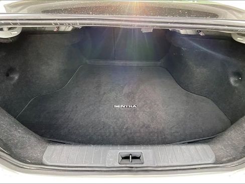 Used 2025 Nissan Sentra SR w/ SR Premium Package image 21