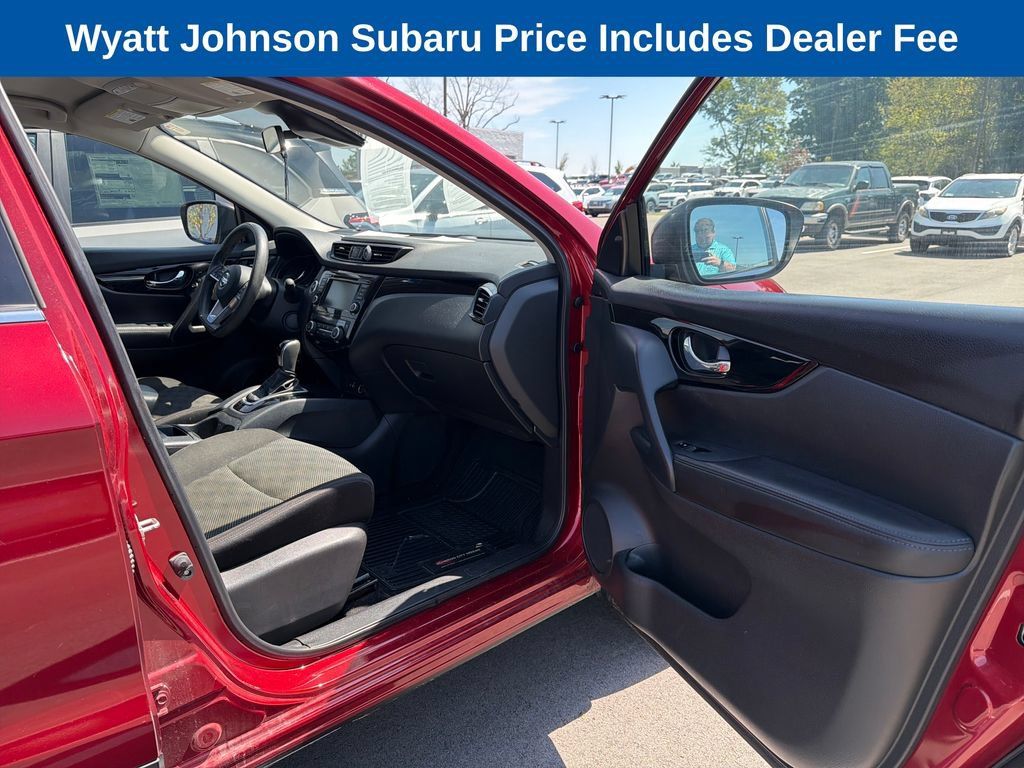 Used 2020 Nissan Rogue Sport SV FWD image 38