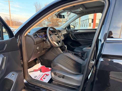 Used 2022 Volkswagen Tiguan SE image 15