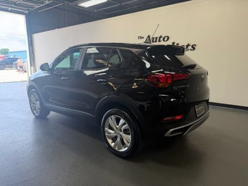 Used 2025 Buick Encore GX Preferred AWD/4WD image 2