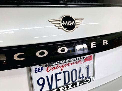 Certified 2025 MINI Cooper 2-Door Hardtop image 11