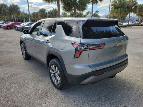Used 2025 Chevrolet Equinox LT image 4