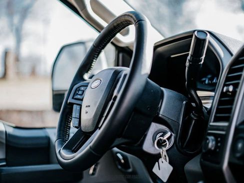 Used 2022 Ford F550 4x4 Crew Cab Super Duty w/ Power Equipment Group image 26