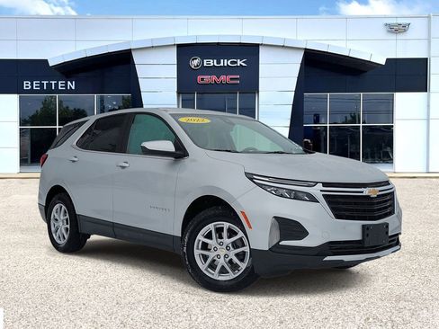 Used 2022 Chevrolet Equinox LT image 1