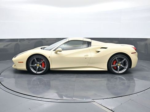 Used 2017 Ferrari 488 Spider RWD image 2