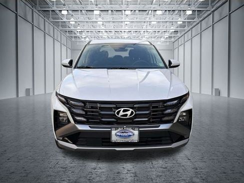 Used 2025 Hyundai Tucson SE AWD/4WD image 12