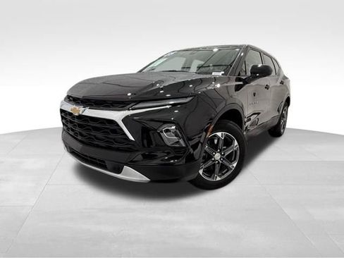 Used 2025 Chevrolet Blazer LT image 1