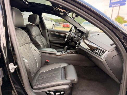 Used 2020 BMW M550i xDrive w/ Executive Package AWD/4WD image 25
