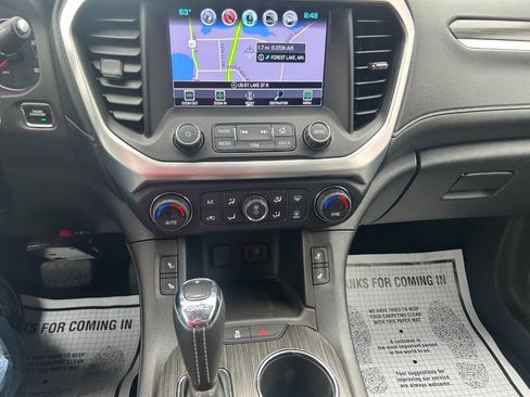 Used 2017 GMC Acadia SLT AWD/4WD image 9