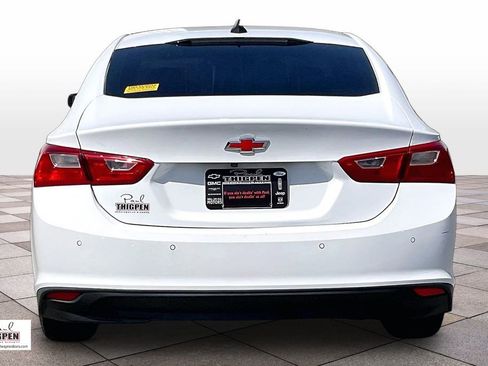 Used 2022 Chevrolet Malibu LS w/ Driver Confidence Package II FWD image 4