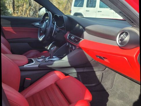 Used 2021 Alfa Romeo Giulia Ti Sport image 34